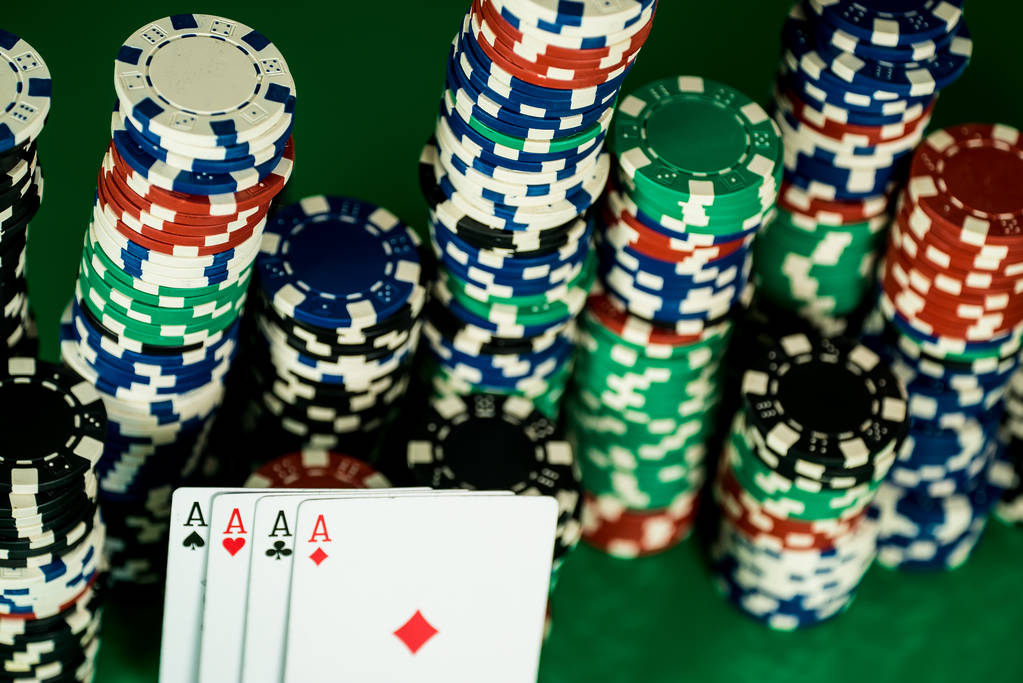 The concept of combinations in poker